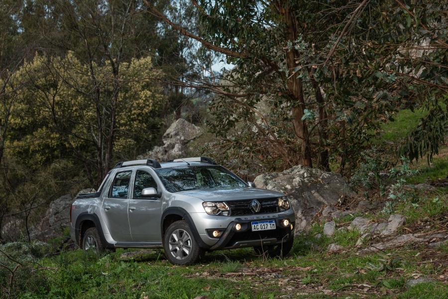  Renault Duster Oroch Dynamique 2.0 4x4 2018 года  (фото 40 из 40)
